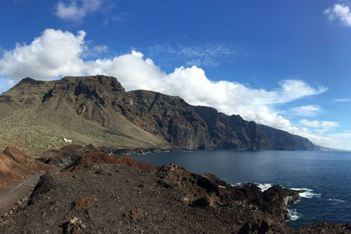 Buch Sitzeplätze in Flugrichtung links für einen Blick auf den Teide beim Landeanflug Teneriffa Reiseblog