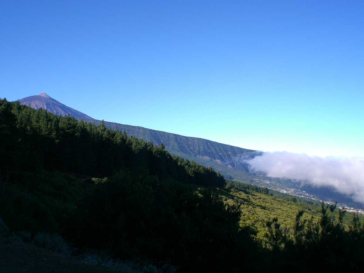 Buch Sitzeplätze in Flugrichtung links für einen Blick auf den Teide beim Landeanflug Teneriffa Reiseblog