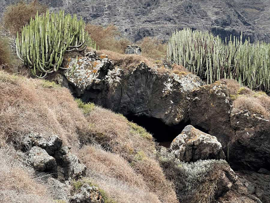 Eine Guanchenhöhle auf Teneriffa