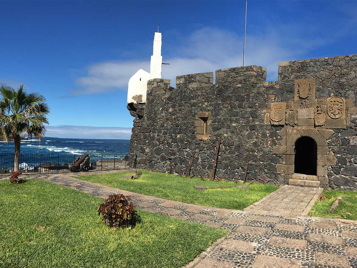 Die Festungsanlage Castillo de San Miguel ist eine der vielen Sehenswürdigkeiten in Garachico.